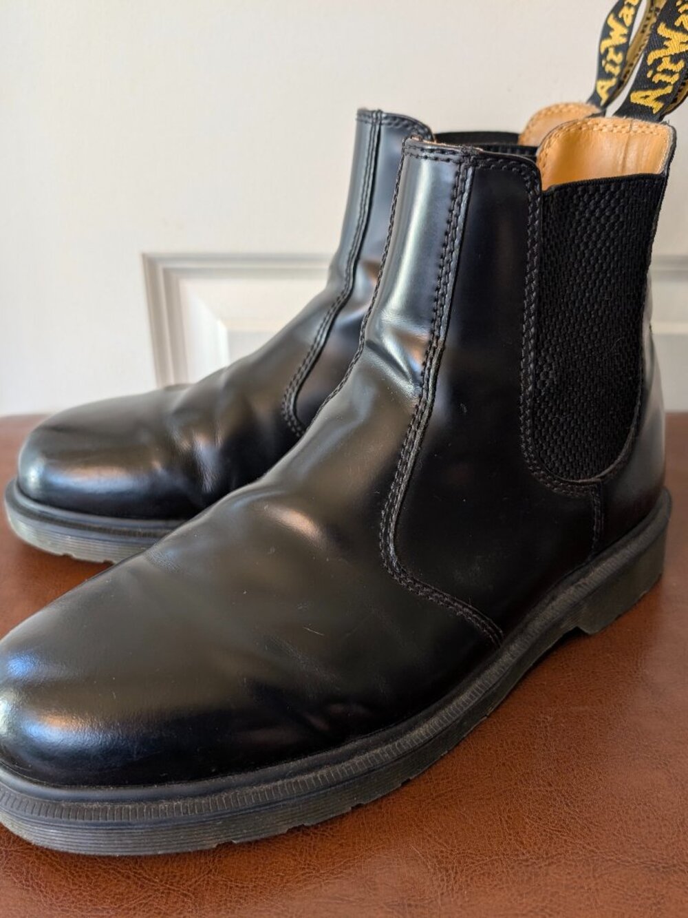Dr. Martens Black Smooth Leather Chelsea Boots 2976 Pull On AirWair Sz EU 41
